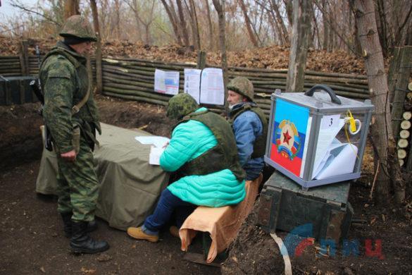 Военнослужащие НМ ЛНР голосуют на передовой