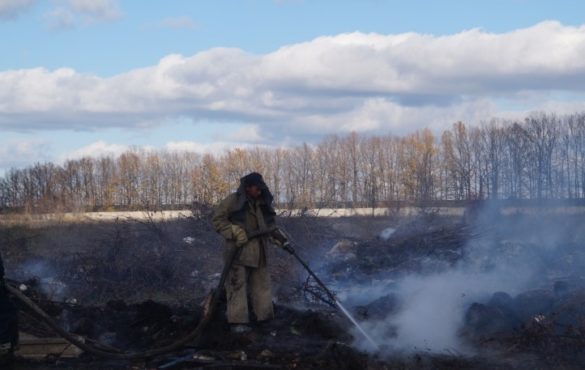 Славянск задыхается от гигантского пожара на мусорной свалке