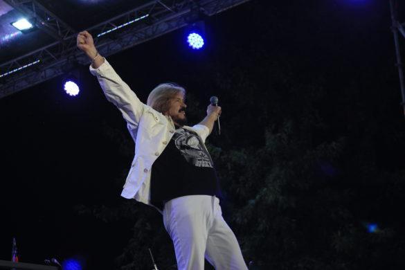 Донецкая филармония дала мегаконцерт под открытым небом