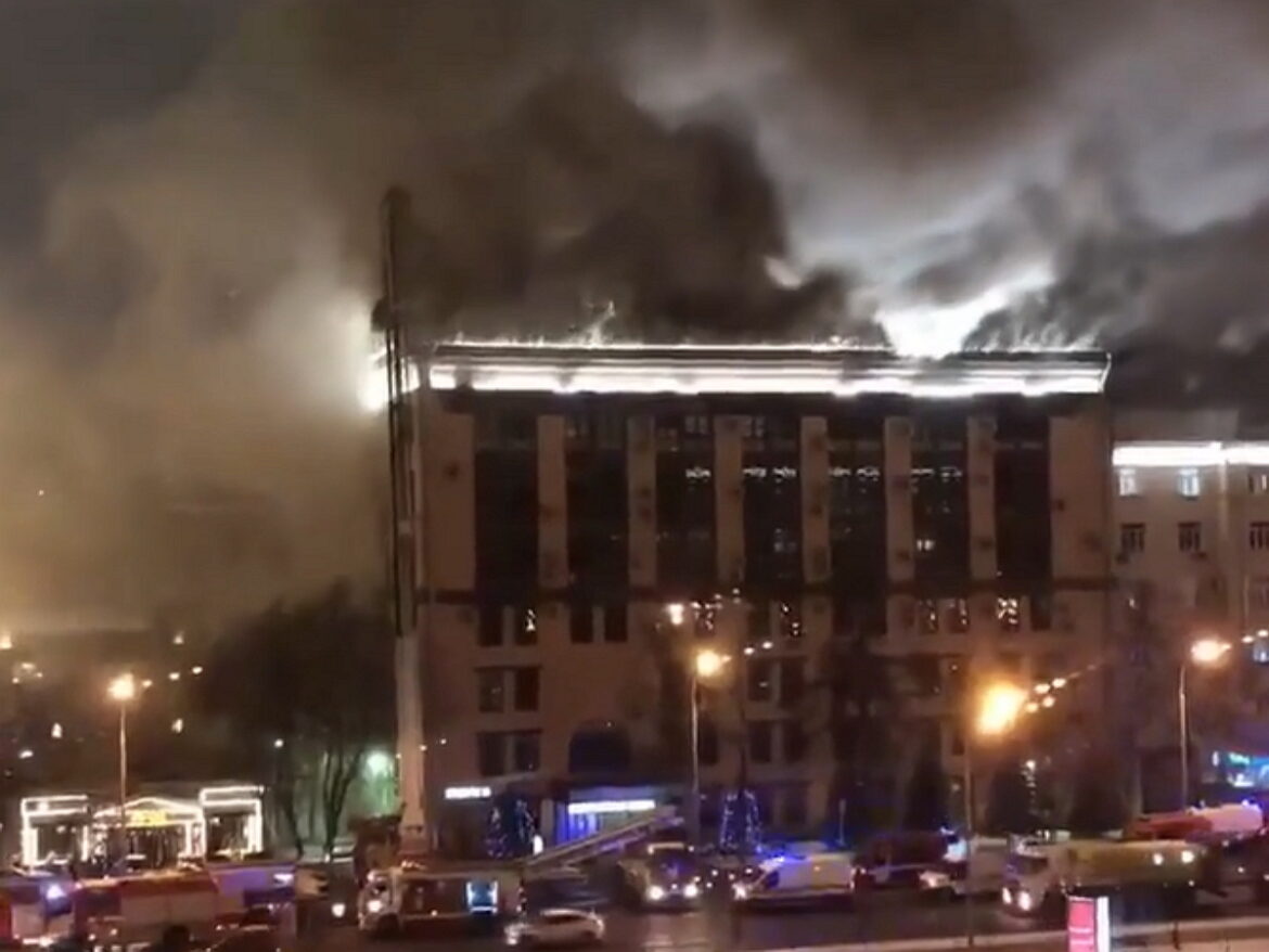 Крупный пожар в Москве: горит 7-этажное здание ...