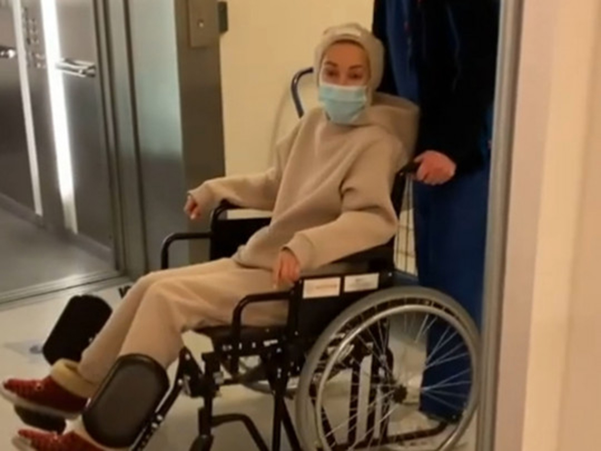 Лера Кудрявцева в инвалидной коляске