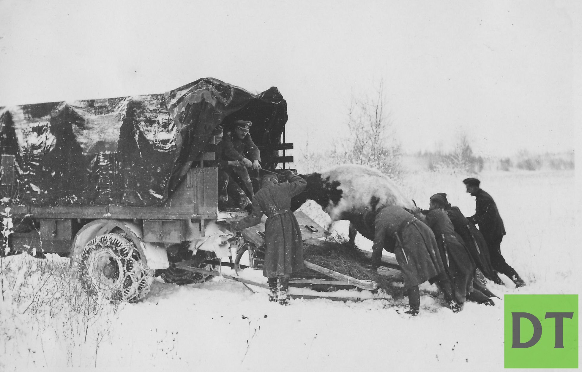 Зимой 1941 года. Немцы в деревне зима 1941. Немцы в деревне 1941-1945 зима.