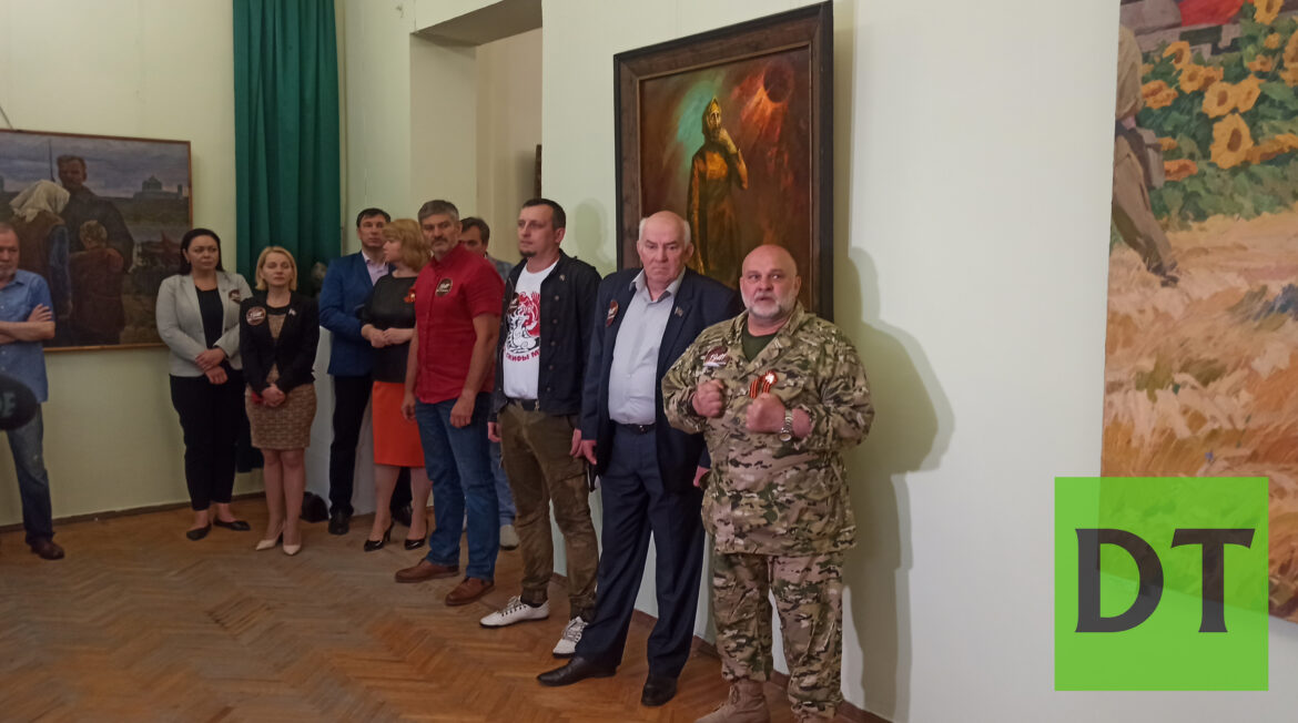 Донецкий музей достал из запасников картины, посвящённые Великой Отечественной войне