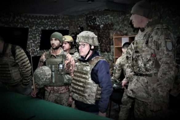Заместитель главного по разведке НАТО прибыл в зону ООС