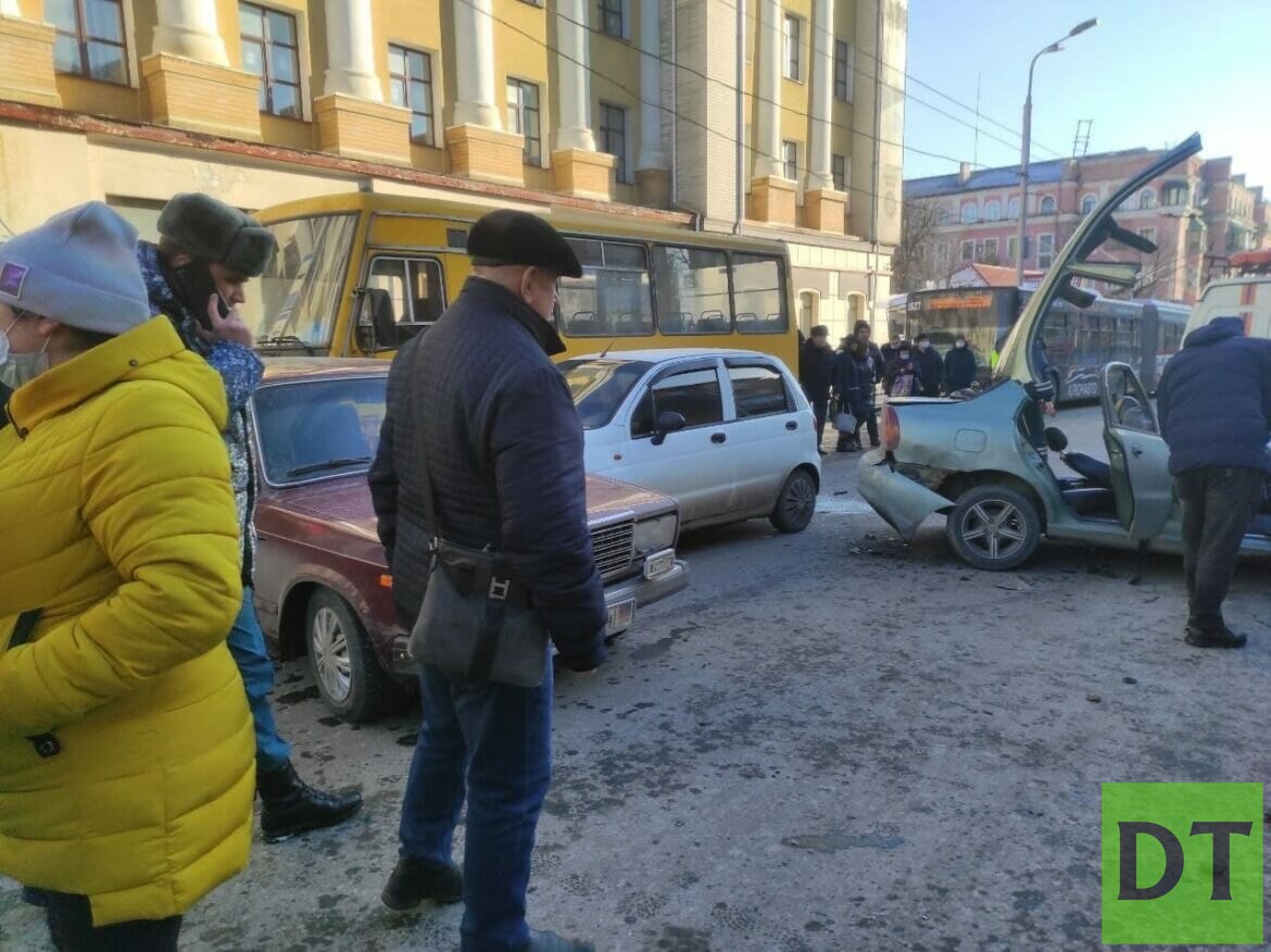 Три человека пострадали в ДТП в центре Донецка