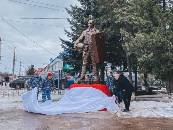 В Луганске открыли памятник бойцам «Беркута»