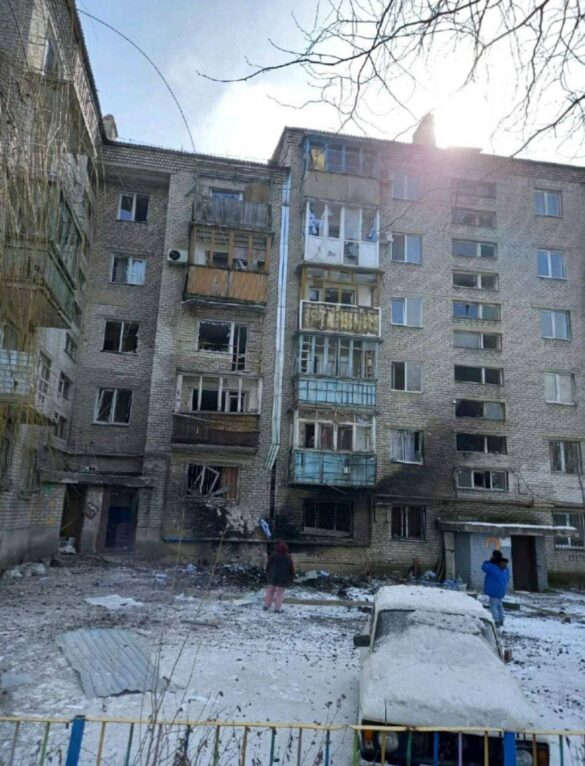 В школу Донецка прилетел украинский снаряд