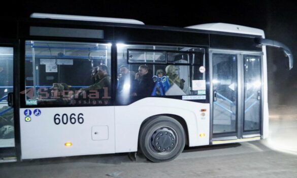 Бойцов из «Азовстали» эвакуировал автобус с тремя шестёрками