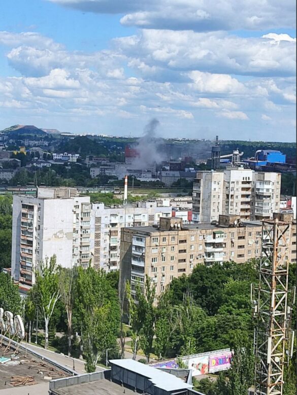 Возле ЦУМа в Донецке прогремело два взрыва