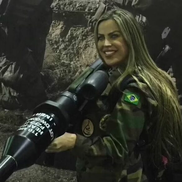 Daily Mail: В бункере Харькова погибла бразильская модель-снайпер