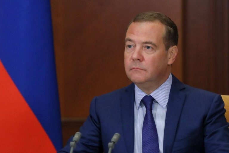 Медведев-предложил-изъять-имущество-инвесторов-из-тех-стран,-которые-проголосовали-за-резолюцию-ООН-о-выплате-Россией-репараций