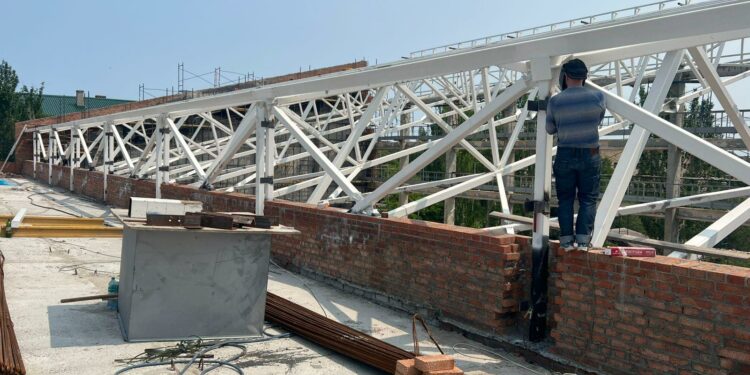 В Мариуполе продолжается строительство спорткомплекса «Нептун»