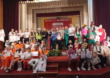 В Снежном выбрали чемпионов юмора на финале КВН