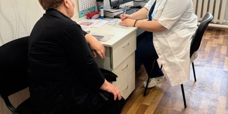 Врач из Сургута помогает женщинам в Макеевке