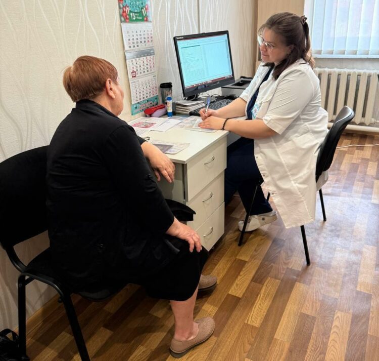 Врач из Сургута помогает женщинам в Макеевке