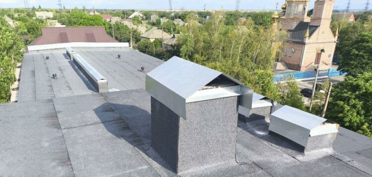 В Новосветской музыкальной школе отремонтировали крышу