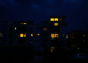 В Донецке без света остались тысячи жителей из-за аварии