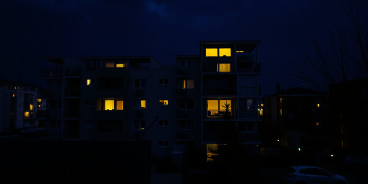 В Донецке без света остались тысячи жителей из-за аварии