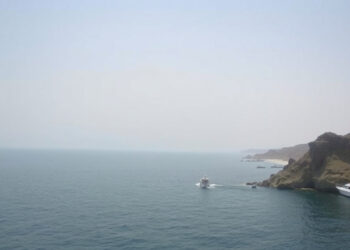 Иранский парламент хочет закрыть Ормузский пролив