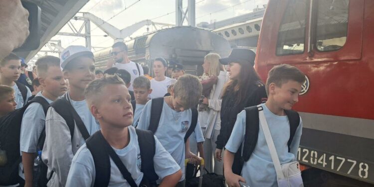 Юные футболисты из Мариуполя приехали в Петербург на матч и экскурсии