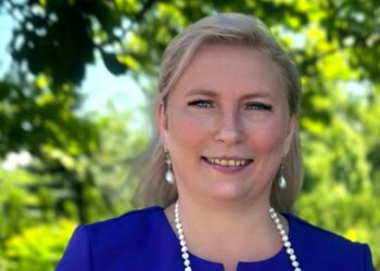 Многодетная мать из Докучаевска нашла работу на ярмарке вакансий