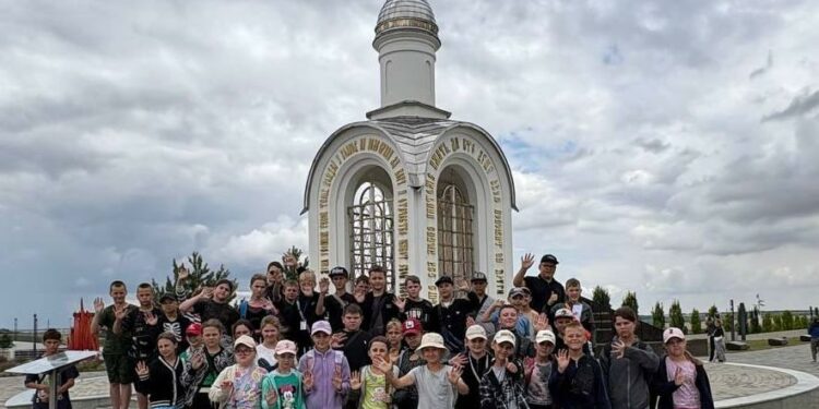 Дети из Шахтерска отдохнули в лагере «Мир» и съездили на экскурсии