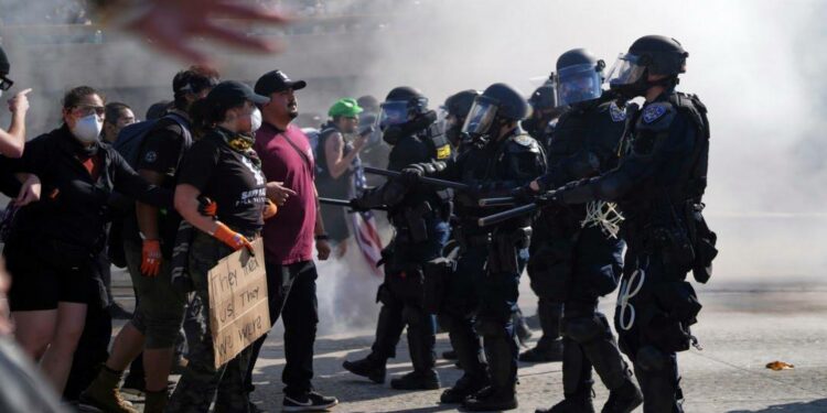 Кризис в Лос-Анджелесе: протесты, Нацгвардия и угрозы гражданской войны