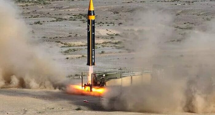 Иран атаковал Израиль новыми ракетами: десятки пострадавших