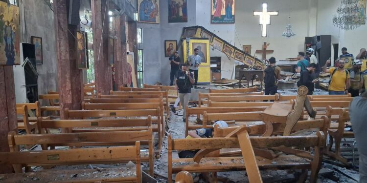 Теракт в церкви в Дамаске: смертник взорвал себя во время службы