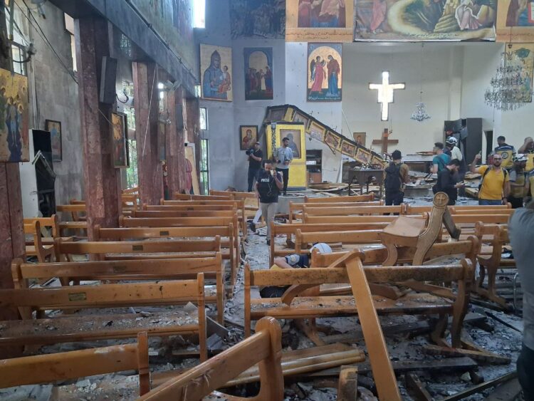 Теракт в церкви в Дамаске: смертник взорвал себя во время службы
