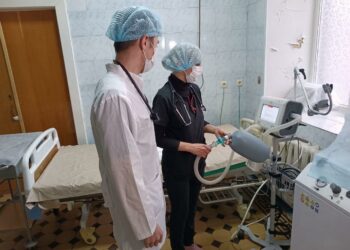 Невролог из Сургута месяц помогала в больнице ДНР