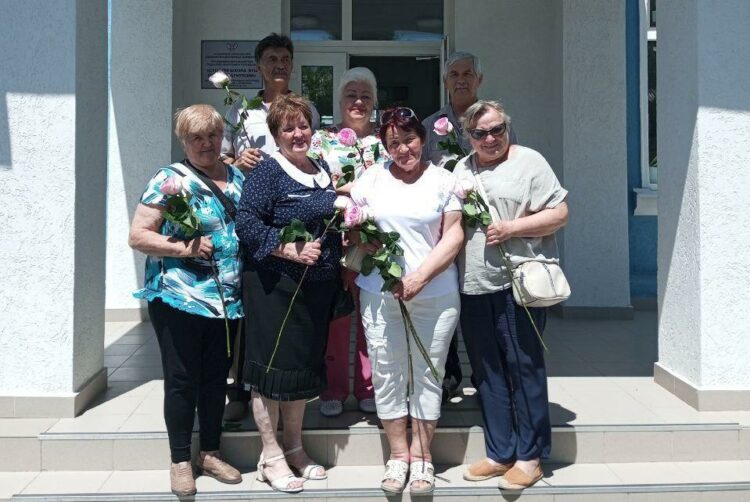 В Мариуполе одноклассники встретились спустя 57 лет
