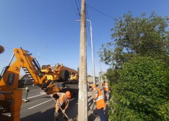 В Мариуполе восстанавливают освещение и электросети