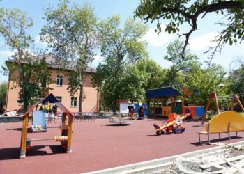 Новая яркая детская площадка открылась в детсаду Стожковского