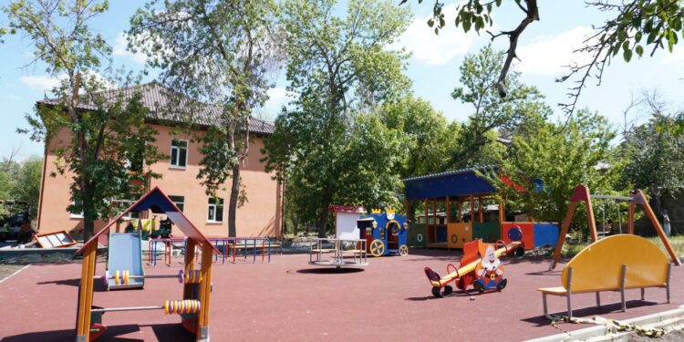 Новая яркая детская площадка открылась в детсаду Стожковского