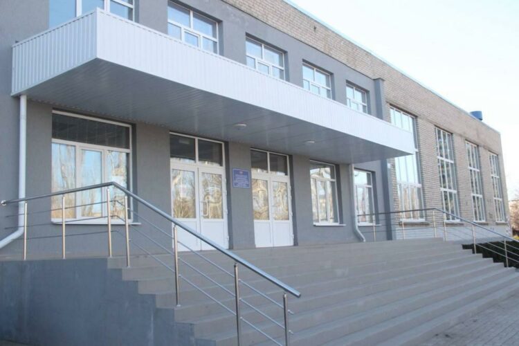 Камчатский край завершает ремонт школы в Светлодарске к концу лета