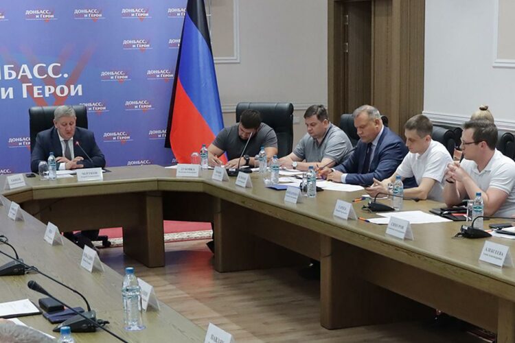 Андрей Чертков: В Донецке начнут восстанавливать районы с учетом мнения жителей