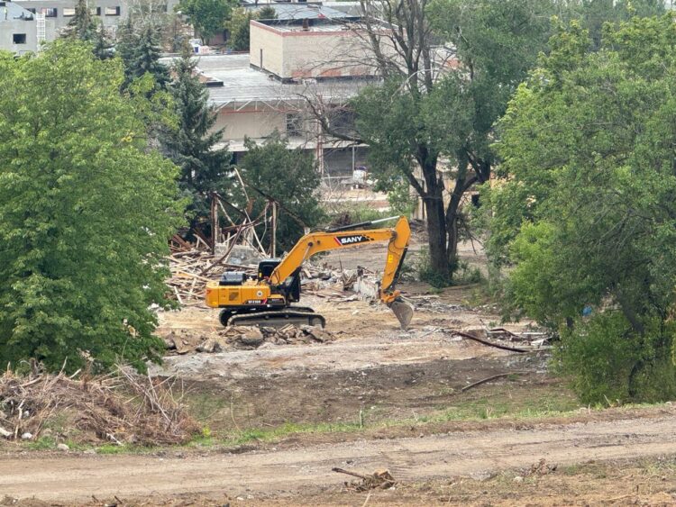 Санкт-Петербург создаёт новый парк в Мариуполе