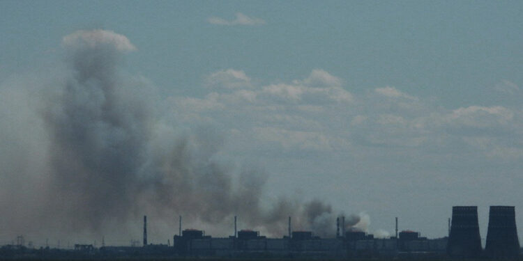 ВСУ атаковали Запорожскую атомную электростанцию: зафиксировано сильнейшее задымление