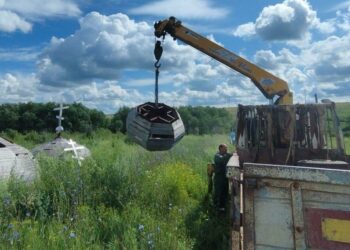 Жители Башкортостана привезли купол для часовни в Снежное