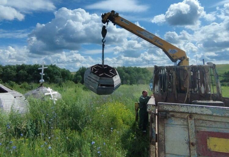 Жители Башкортостана привезли купол для часовни в Снежное