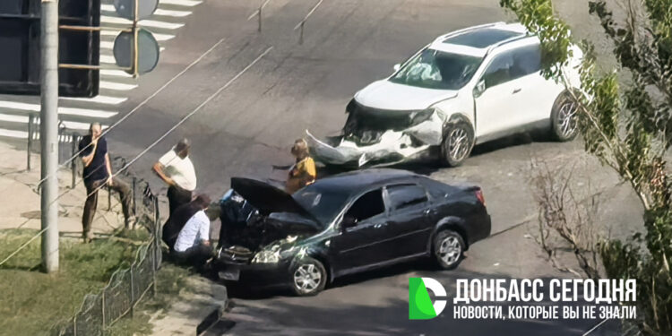 На улице Артёма в Донецке произошло ДТП