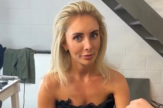 Орыс қыздарының минет жасап жатқанын қараңыз