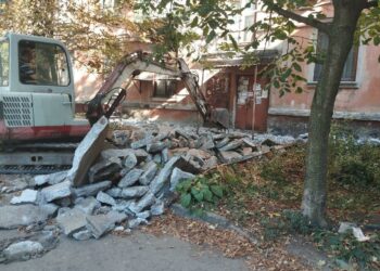 Нижегородские подрядчики начали благоустройство дворов в Харцызске