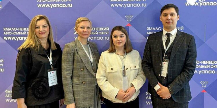 Надымский врач спасает сотни жизней в Волновахе