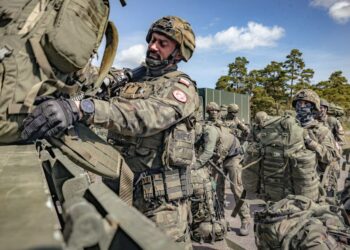 Польша наглухо закрыла границу с Белоруссией: что происходит