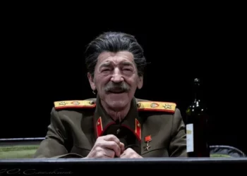 Михаил Боярский после инфаркта и перелома вернулся на сцену в роли Сталина