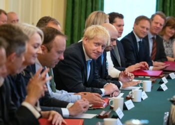 Миллион фунтов за «отчёт по Украине»: новая история о Джонсоне