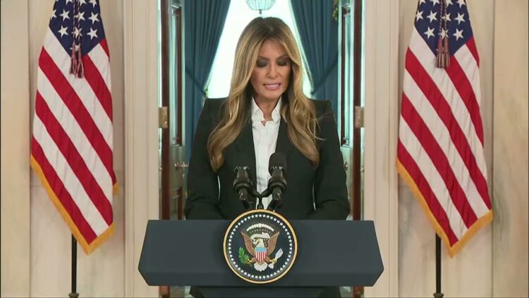 Меланья Трамп ведёт переписку с Путиным и поучаствует в обмене детьми