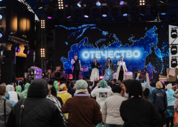 Праздник единства: жители Новороссии и Донбасса отметили День воссоединения